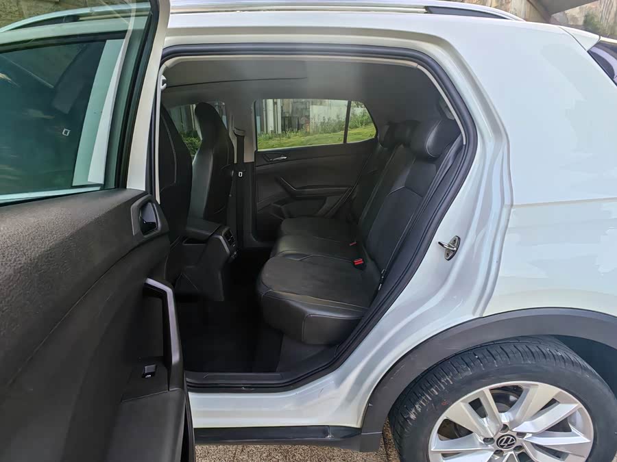 Volkswagen T-Cross 2022 #10 Volkswagen T-Cross 2022 car image #10
