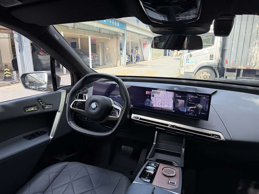 BMW iX M60 2022 car image #10