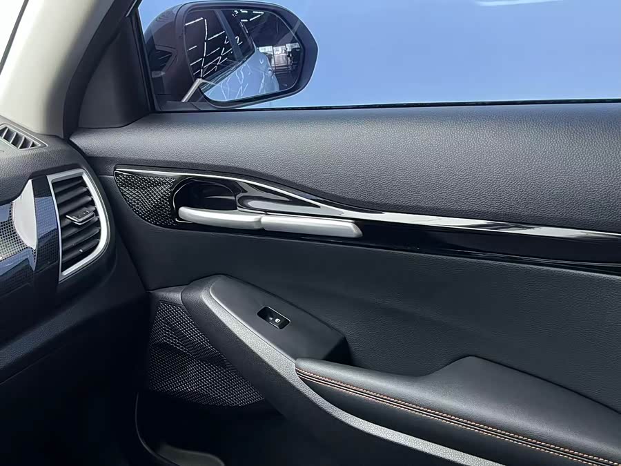 Kia Seltos 2023 car image #10