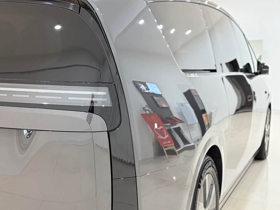 理想汽车 理想MEGA 2024 汽车图片 #10