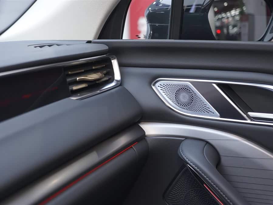 HongQi HS7 PHEV 2025 car image #10