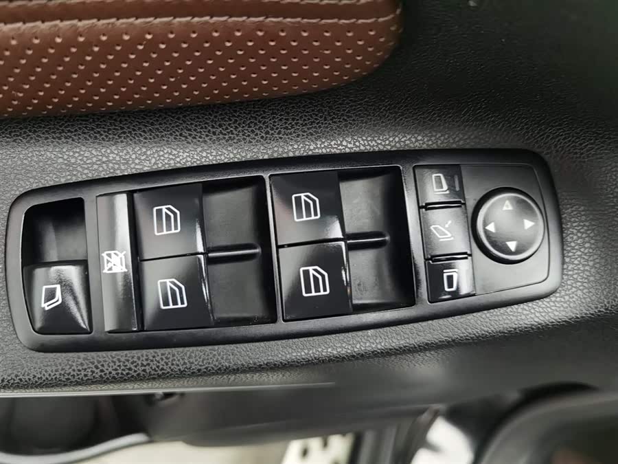 Mercedes-Benz GL Class 2012 car image #10