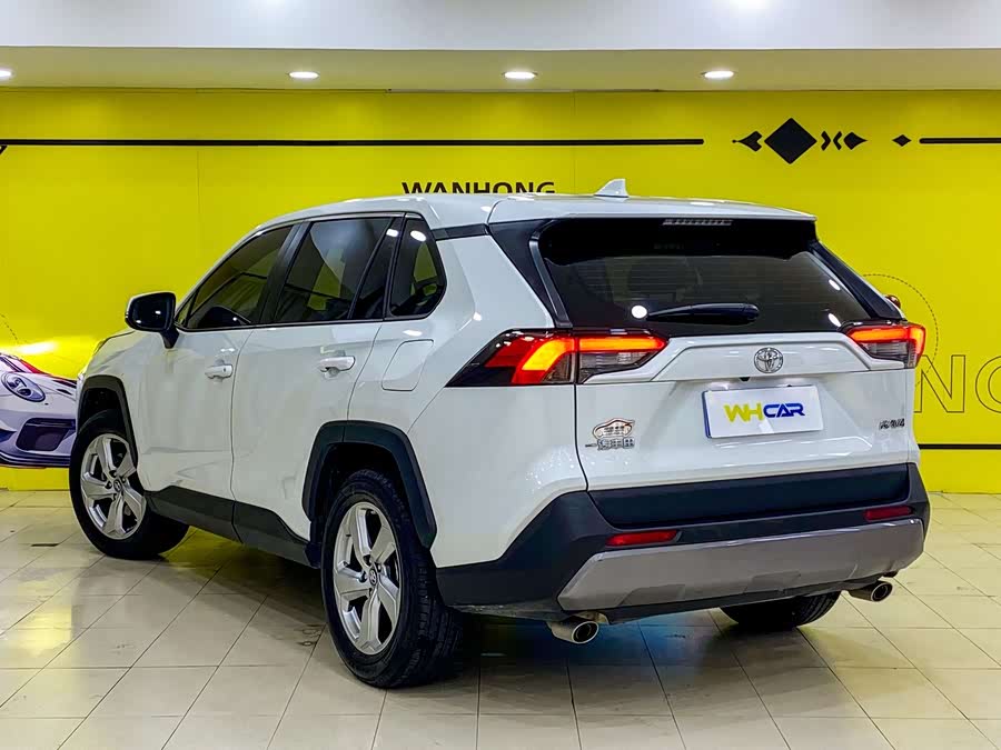 Toyota RAV4 2021 car image #10