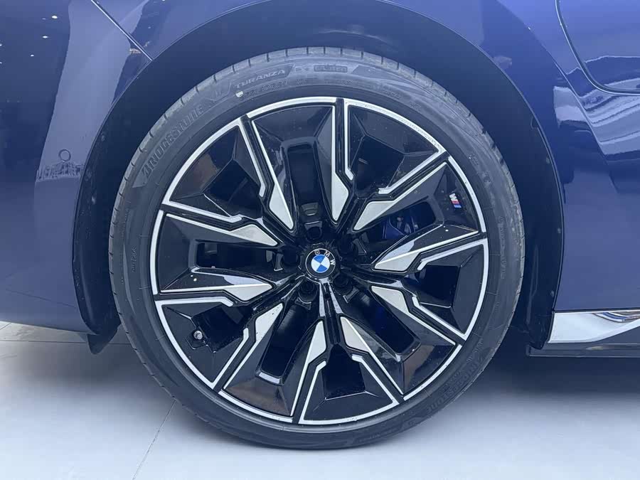 BMW M760Le #10 BMW M760Le car image #10