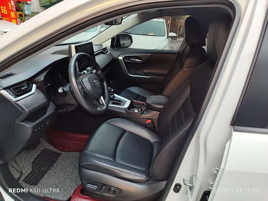 Toyota RAV4 2020 car image #10