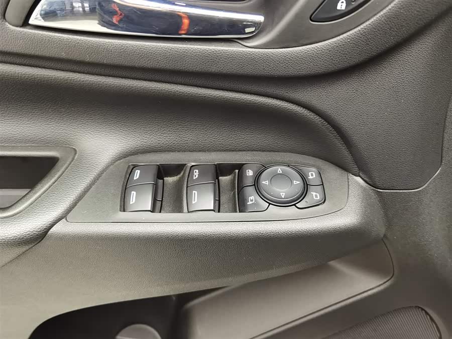 Chevrolet Equinox 2021 car image #10