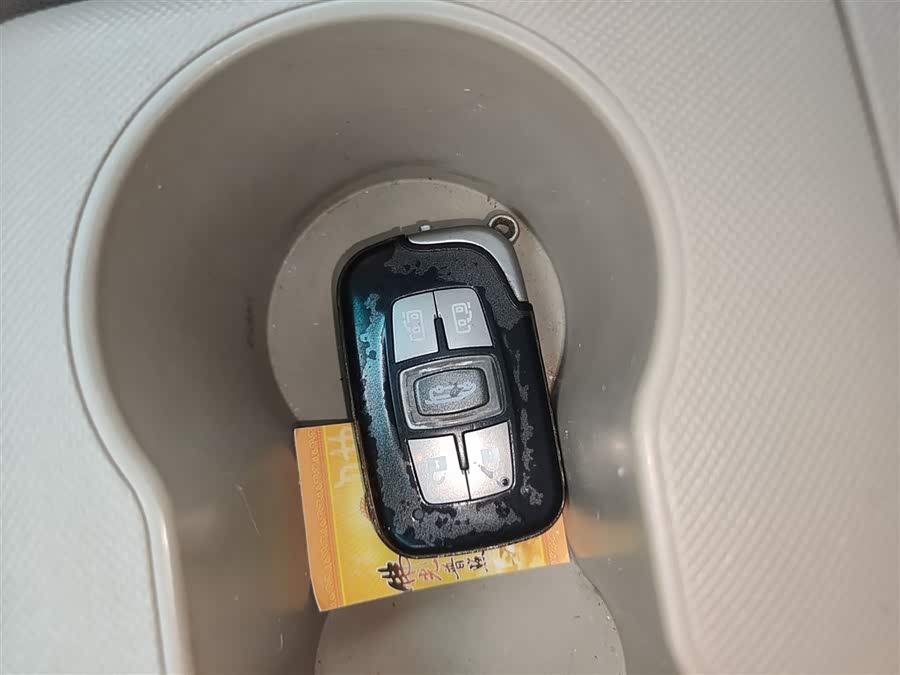 BYD M6 2014 car image #10