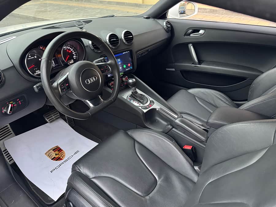 Audi TT 2011 #10 Audi TT 2011 car image #10