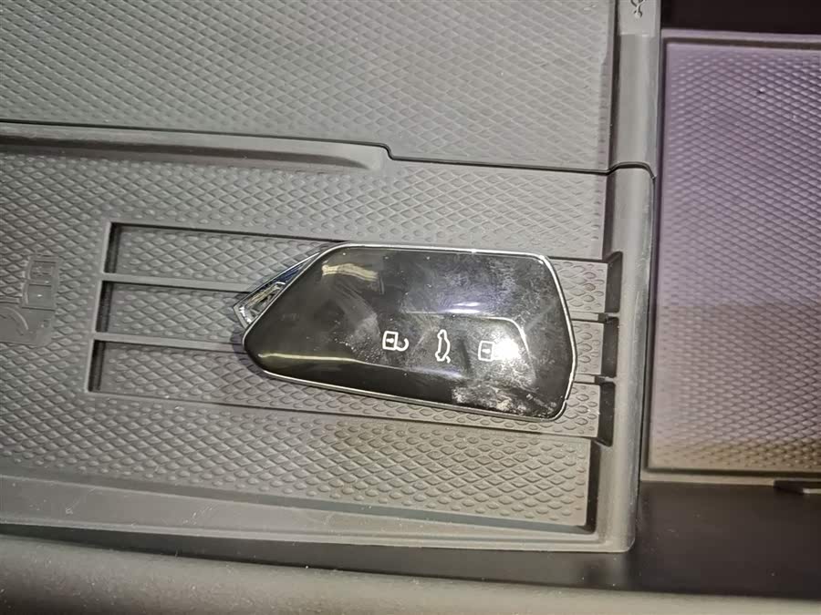 Volkswagen ID.UNYX 06 2025 image de voiture #10