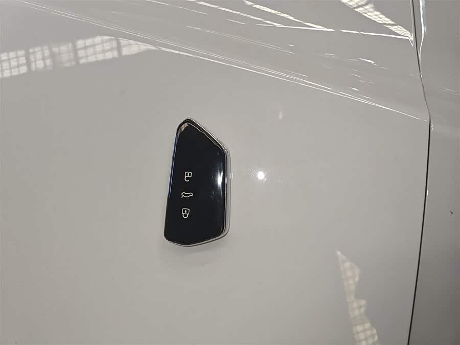 Volkswagen ID.UNYX 06 2025 imagem de carro #10