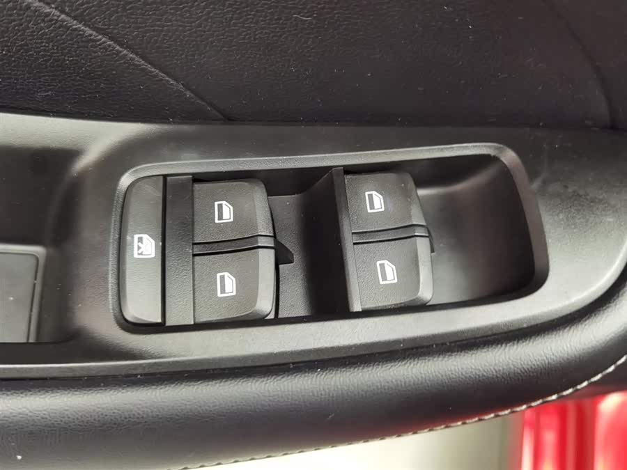 Roewe i5 2024 car image #10