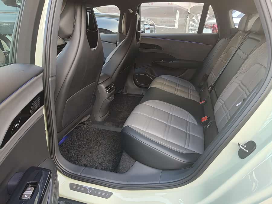 HongQi EH7 2024 #10 HongQi EH7 2024 car image #10