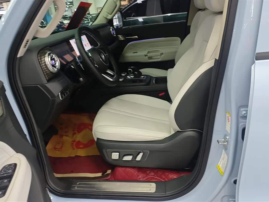 Tank 300 New Energy 2024 #10 Tank 300 New Energy 2024 car image #10