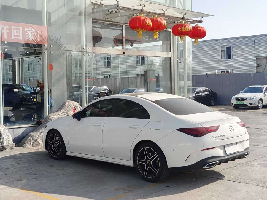 Mercedes-Benz GLA Class (Imported) 2024 car image #10