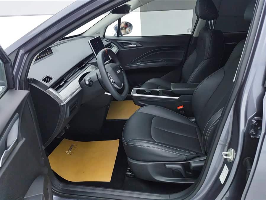 哪吒汽车 哪吒AYA 2024 汽车图片 #10