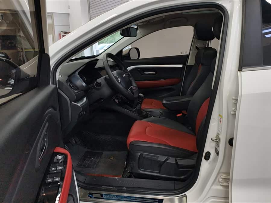 Haval H2s 2017 car image #10