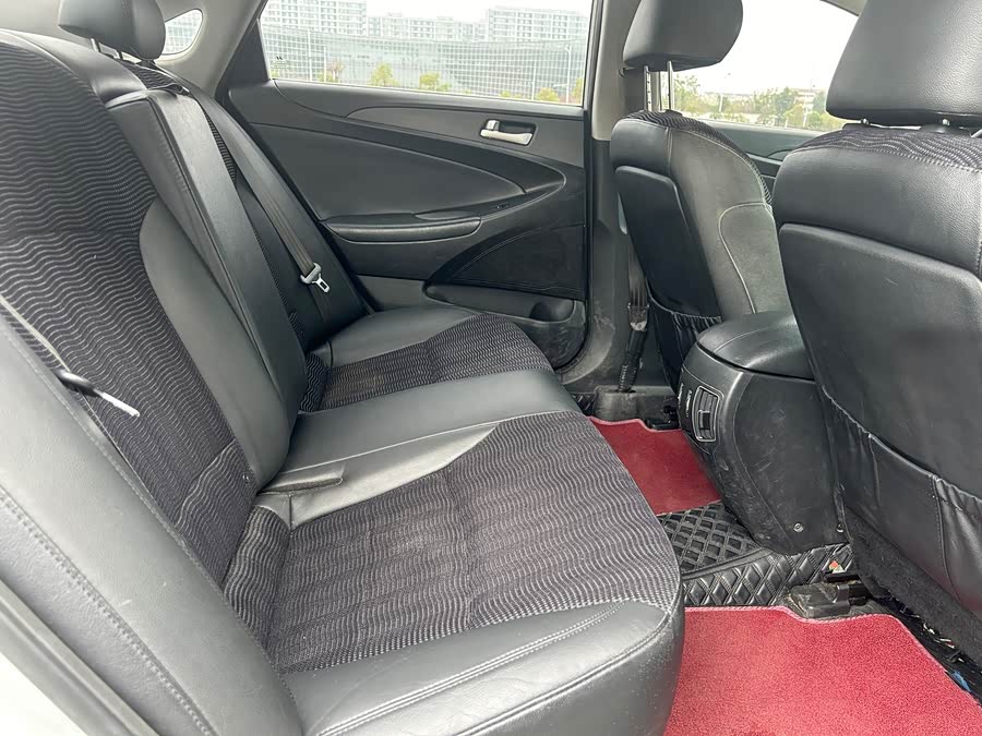 Hyundai Sonata 2012 car image #10