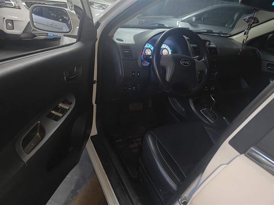 BYD L3 2014 #10 BYD L3 2014 car image #10