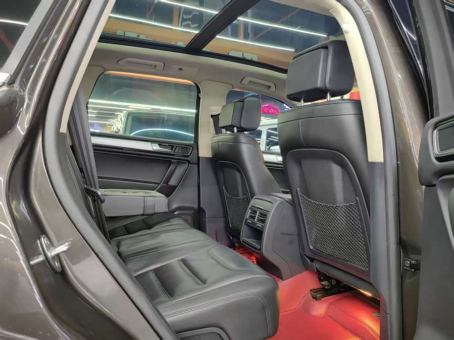 Volkswagen Touareg 2017 car image #10