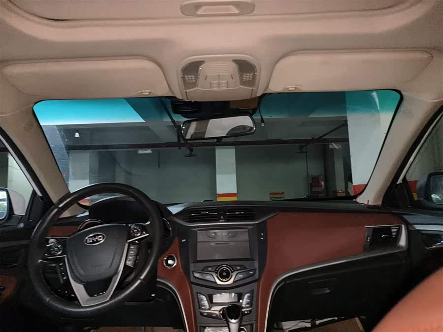 BYD G5 2015 #10 BYD G5 2015 car image #10