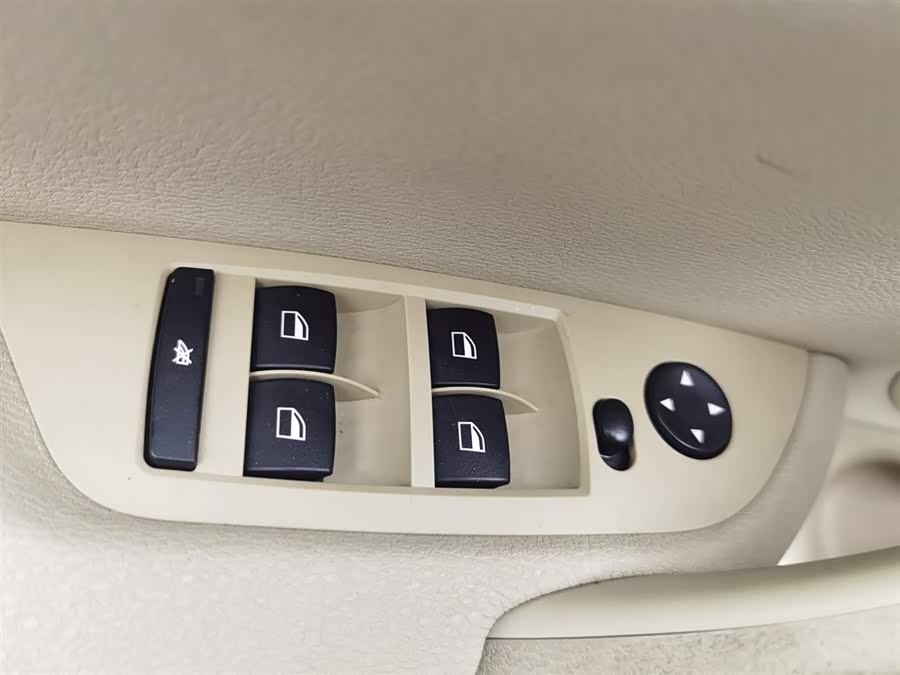 BMW X1 (Imported) 2013 car image #10