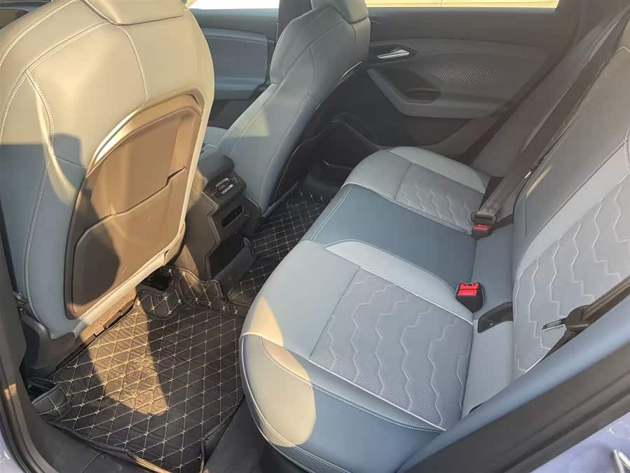 Audi Q6L e-tron 2025 #10 Audi Q6L e-tron 2025 صورة سيارة #10