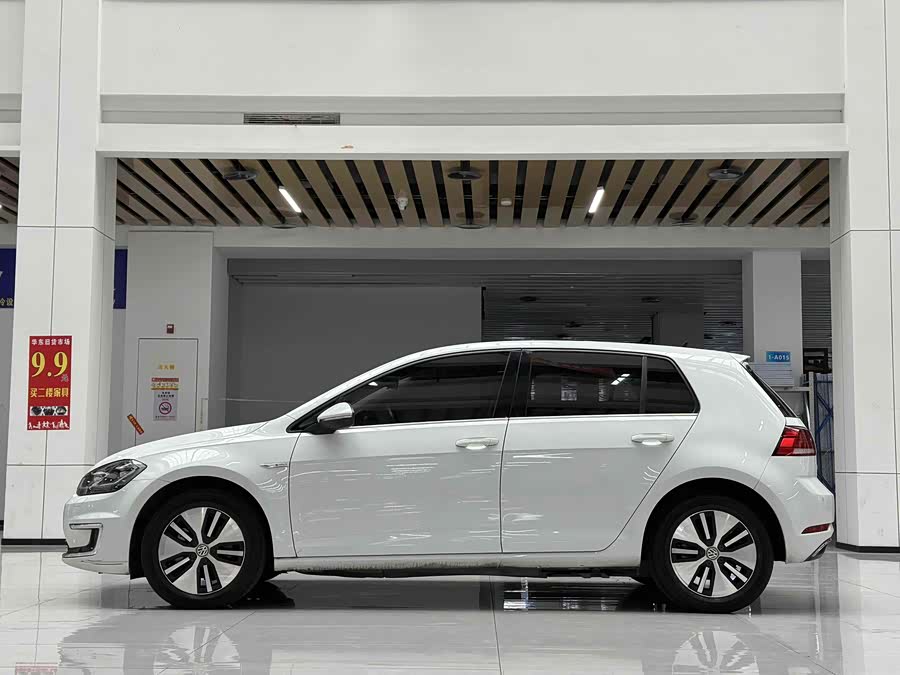 Volkswagen Golf Pure Electric 2021 imagen de coche #10