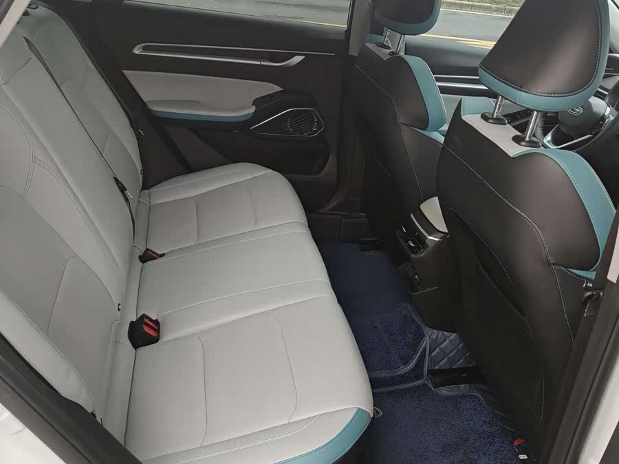 GEELY Emgrand 2023 car image #10