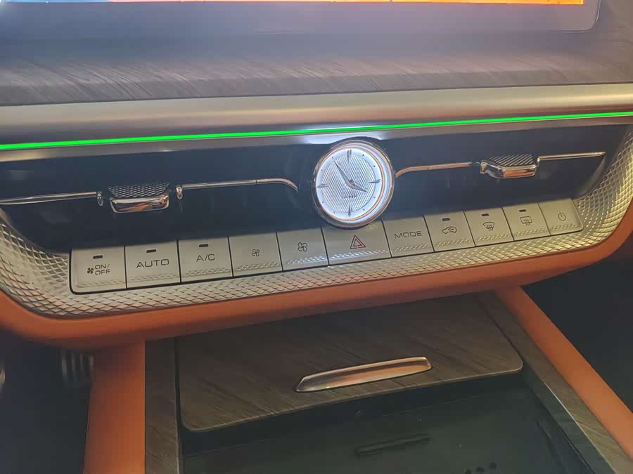 Tank 500 New Energy 2023 #10 Tank 500 New Energy 2023 car image #10