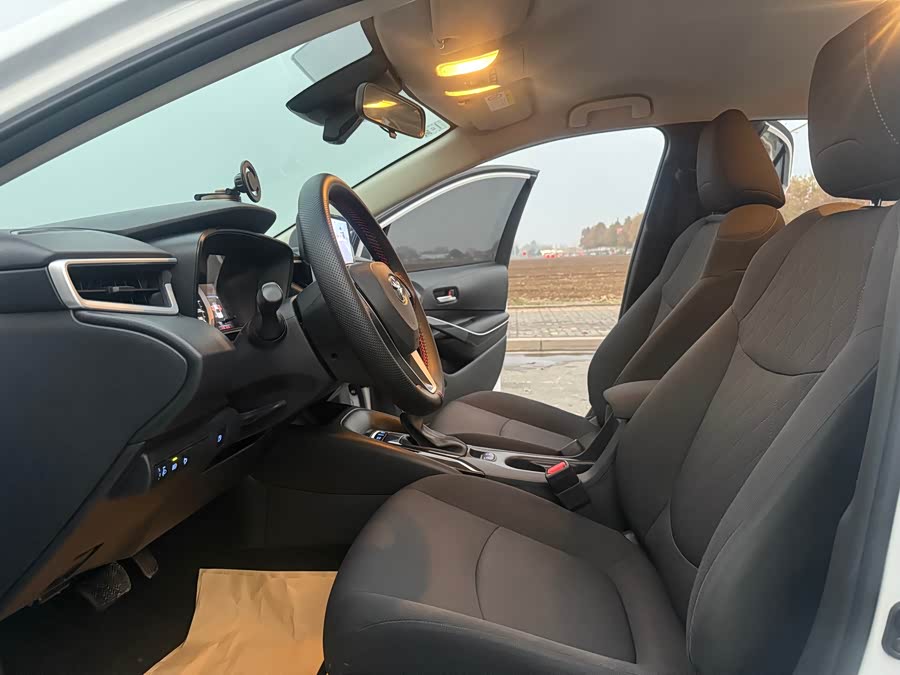 Toyota Corolla Hybird E+ 2022 immagine di auto #10