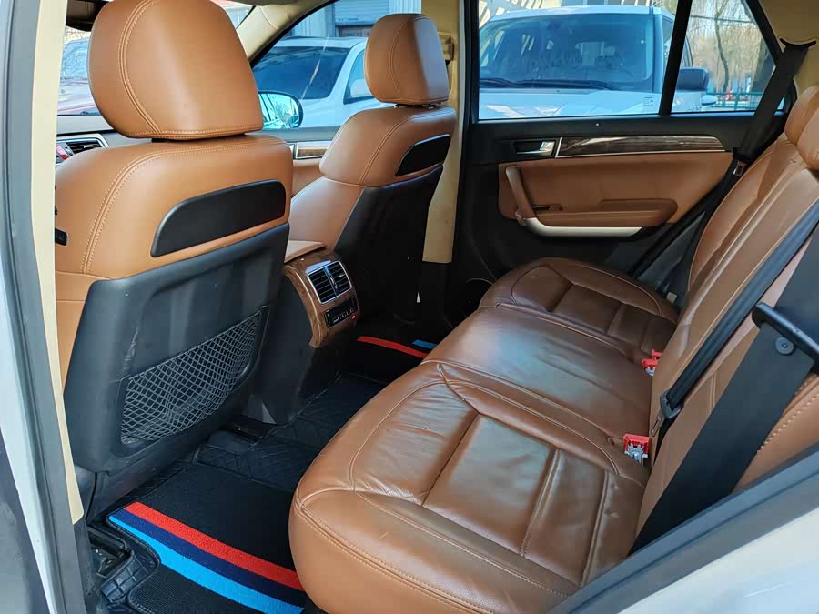 Haval H8 2015 car image #10