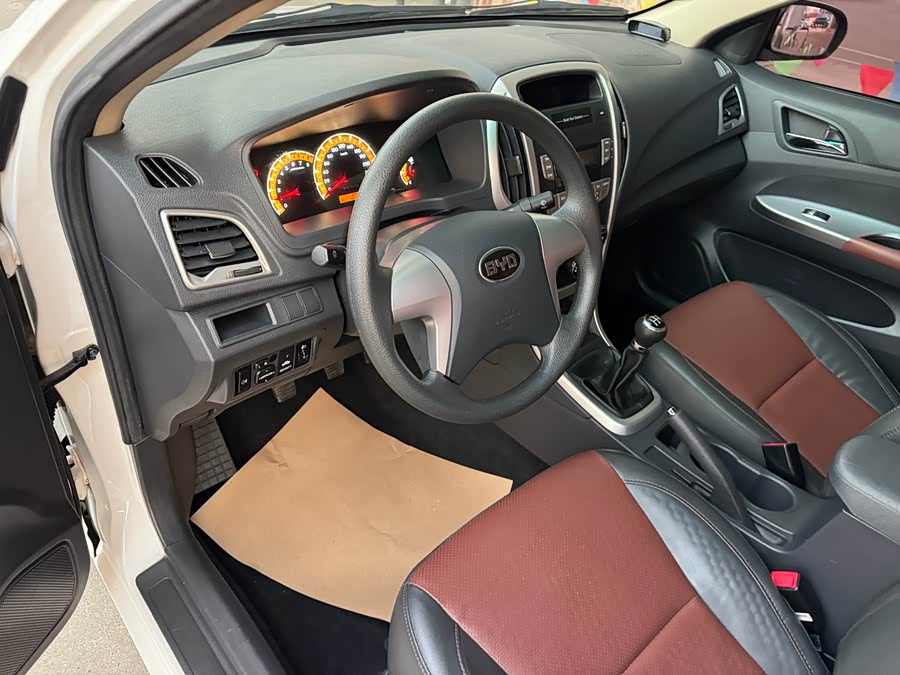 BYD F3 2018 car image #10