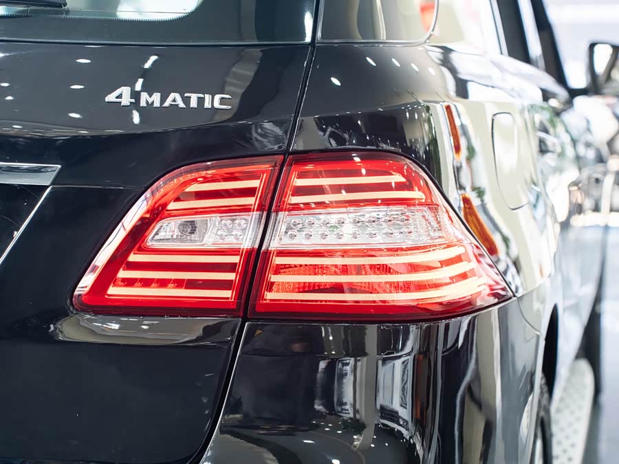 Mercedes-Benz M Class 2014 car image #10