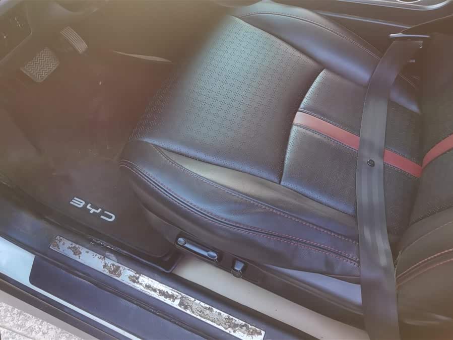 BYD S7 2015 car image #10