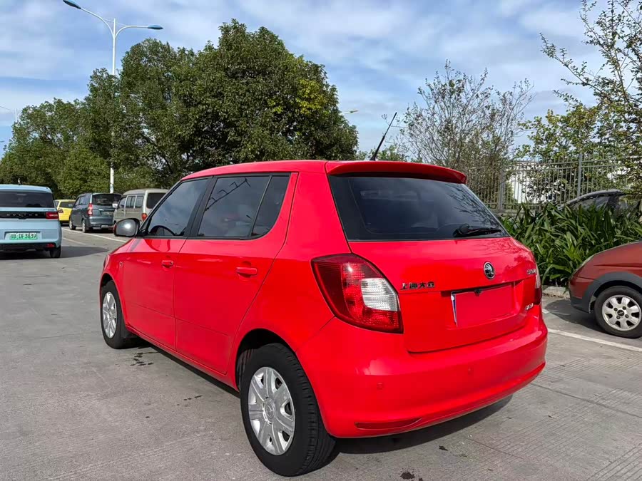 Skoda Fabia 2015 изображение автомобиля #10