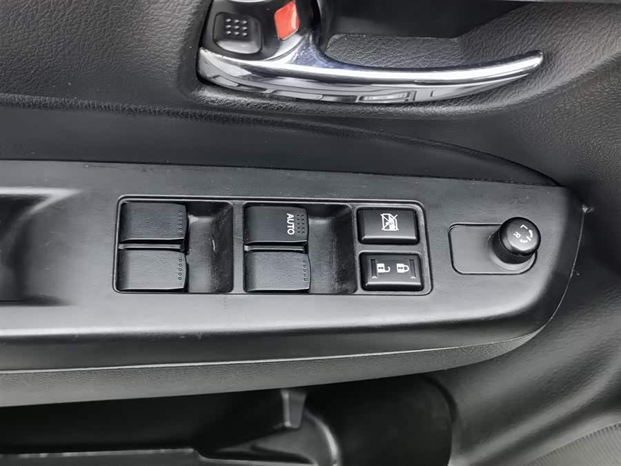 Suzuki Ciaz 2015 изображение автомобиля #10