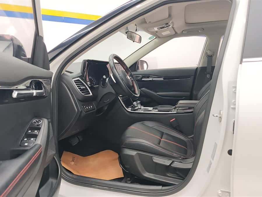 Kia Stonic 2020 car image #10