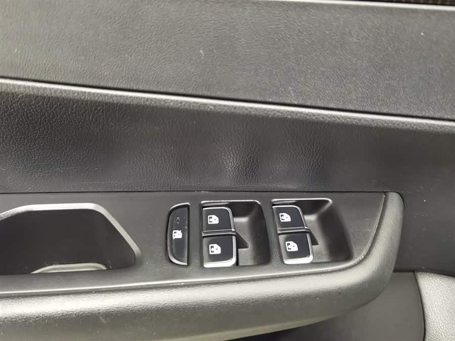 HongQi E-QM5 2023 #10 HongQi E-QM5 2023 car image #10