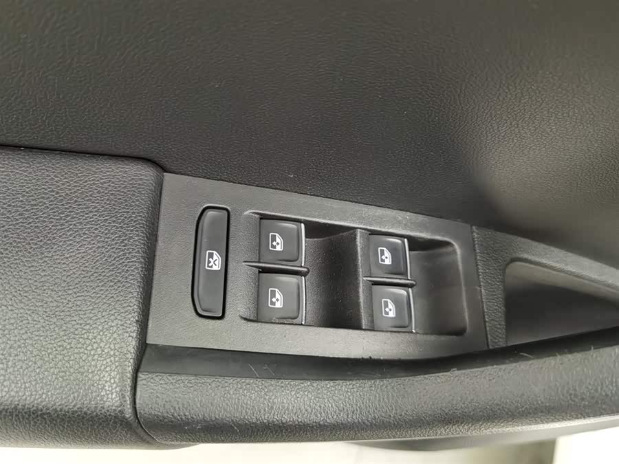 Skoda Octavia 2016 car image #10