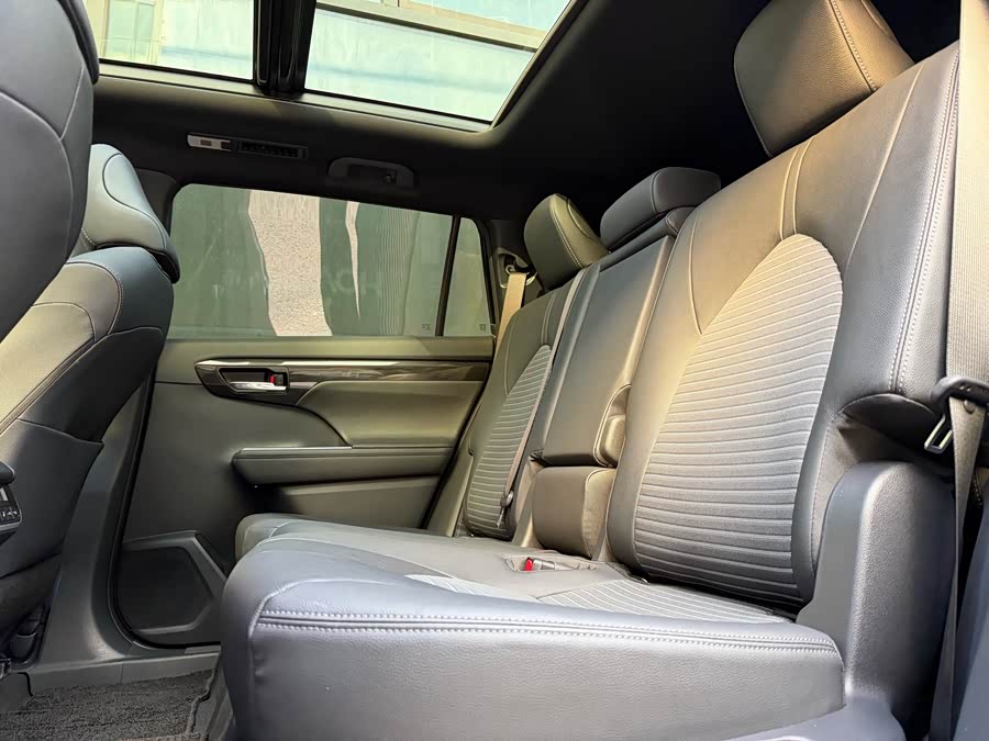 Toyota Crown Kluger 2022 #10 Toyota Crown Kluger 2022 immagine di auto #10