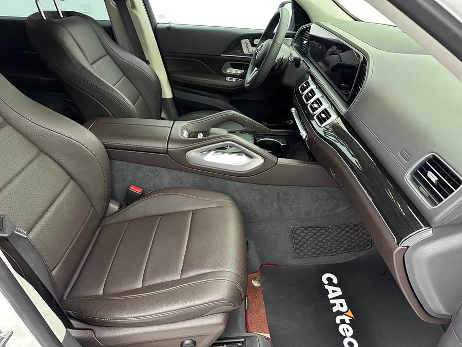 Mercedes-Benz GLS Class 2019 car image #10