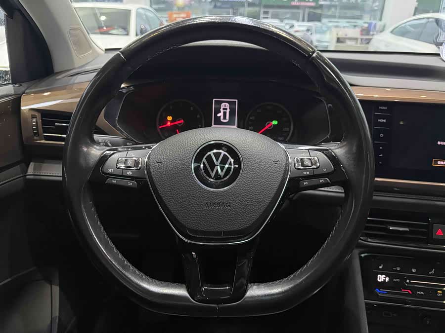 Volkswagen Tharu 2020 car image #10