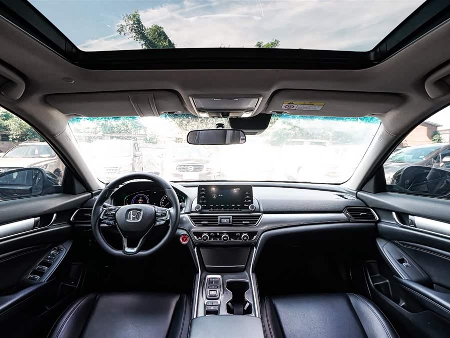 Honda Accord 2019 car image #10