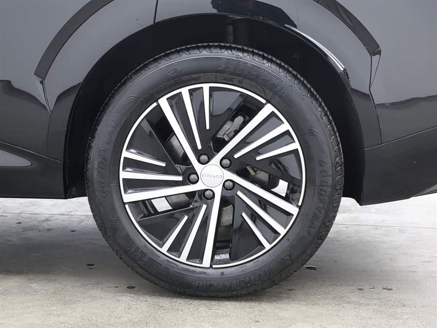 Lynk & Co 08 EM-P 2024 car image #10