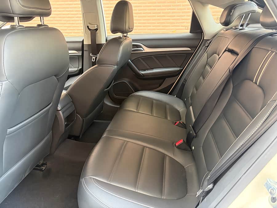 MG 6 New Energy 2019 immagine di auto #10