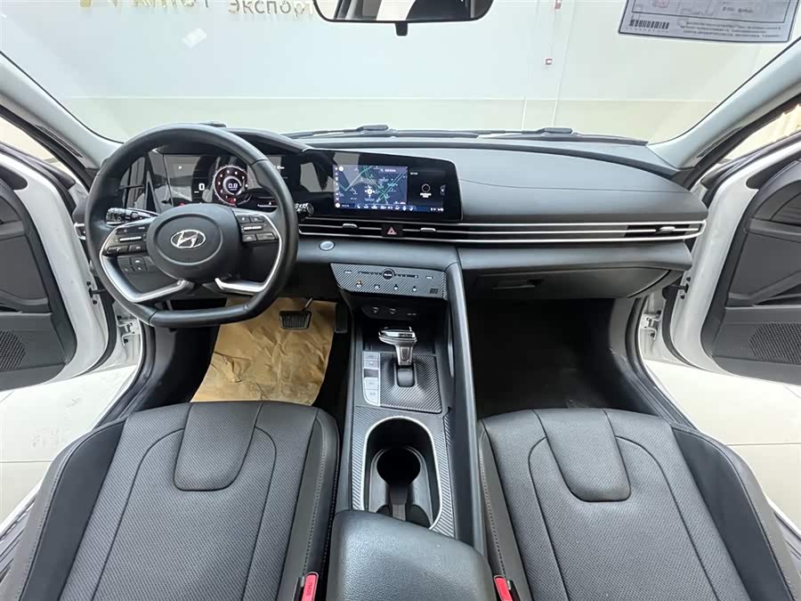 Hyundai Elantra 2023 imagen de coche #10