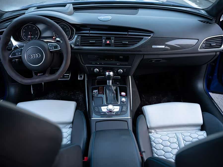 Audi RS 6 2021 immagine di auto #10