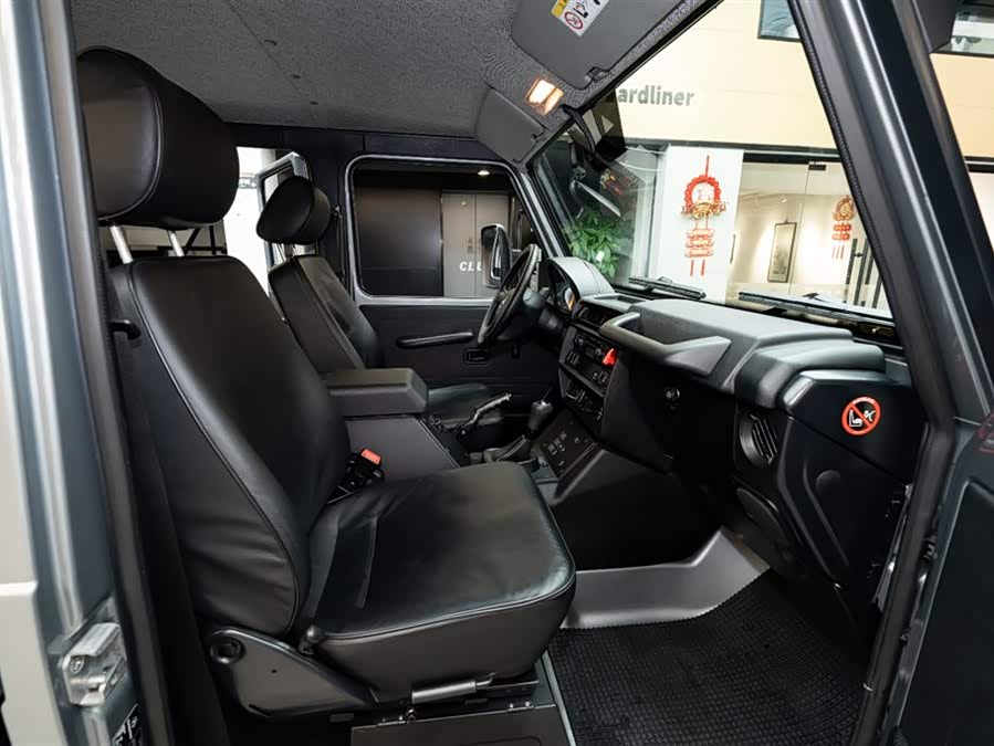 Mercedes-Benz 2019 car image #10