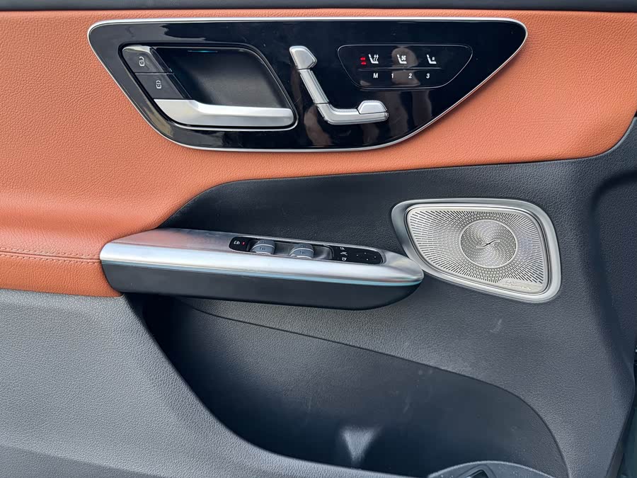 Mercedes-Benz GLC Class 2024 car image #10