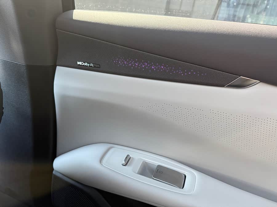 Deepal L07 2025 immagine di auto #10